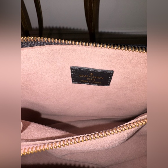 Louis Vuitton Black Coussin PM handbag Monogram-embossed - Picture 13 of 17